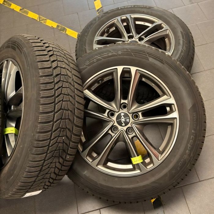 Jante R17 Kia Sportage Nq5 Hyundai Tucson Nx4 Anvelope iarna 215 65 R17 Senzori presiune