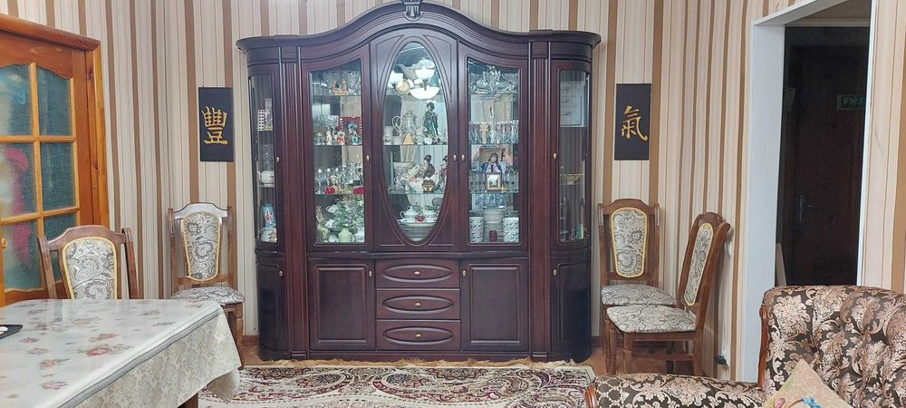 Срочно ! Срочно ! Сервант для зала , Беларуссия .