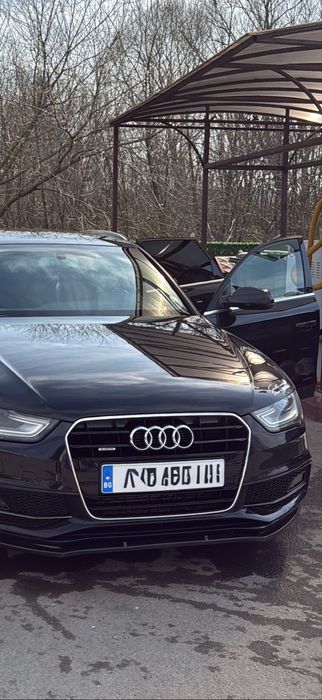 Оригинална предна решетка за ауди б8.5