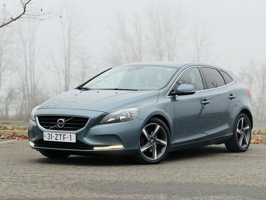 Volvo v40, 1.6 diesel, MOMENTUM , 2013, euro 5