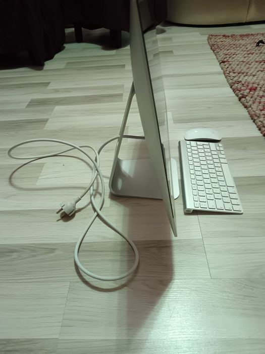 Vând imac i5  că Nou