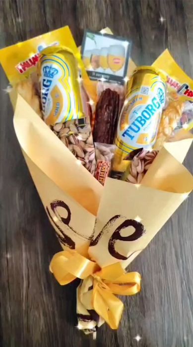 Букеты из сладостей, фрукты с цветами, из закусок