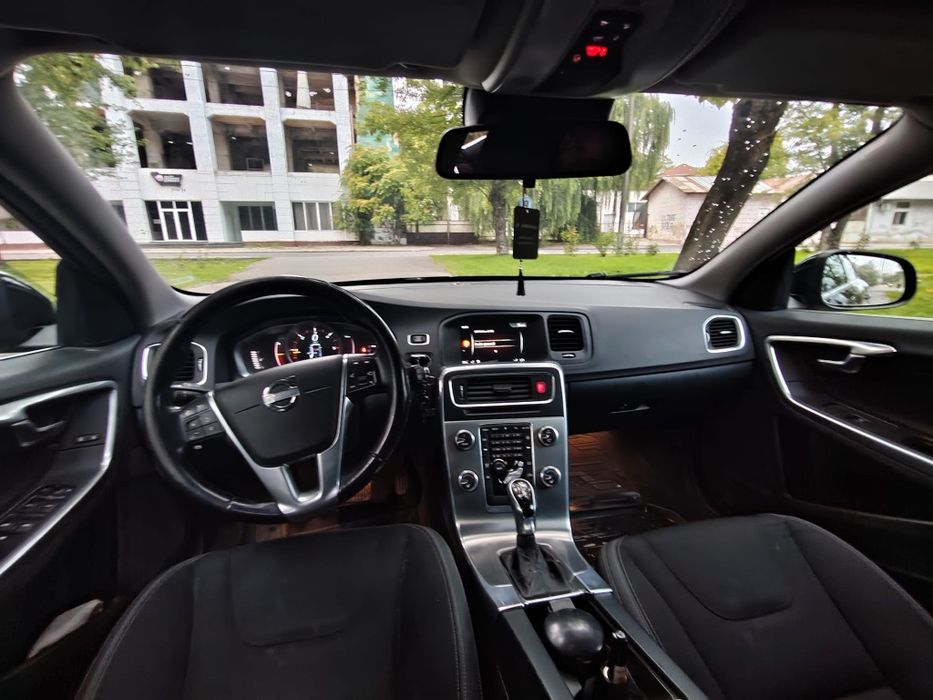 VOLVO V60 2015 — imagine 5
