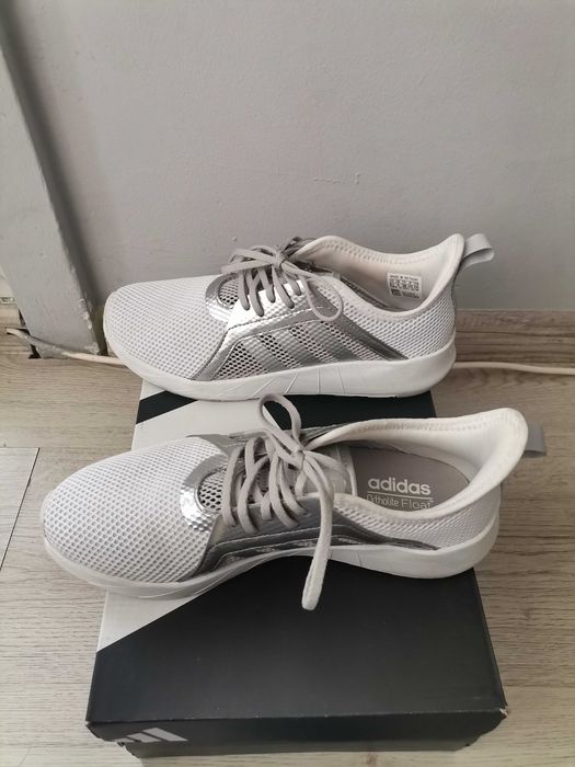 Маратонки adidas