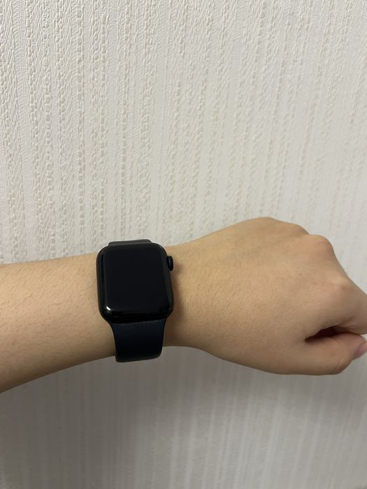 Продам Apple Watch чёрного цвета.
