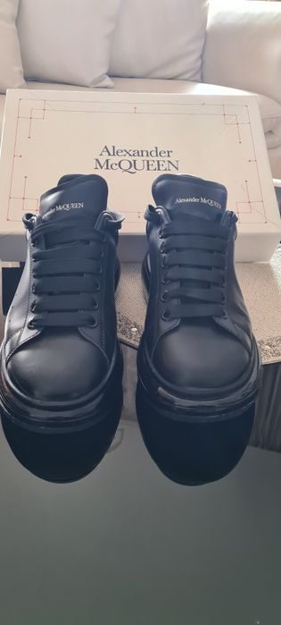 Vând pantofi casual Alexander Mcqueen