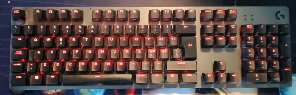 Tastatură mecanică Logitech G512 Carbon – switch-uri Brown – layout it