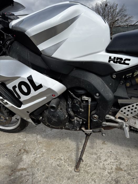 Honda cbr 1000rr fireblade