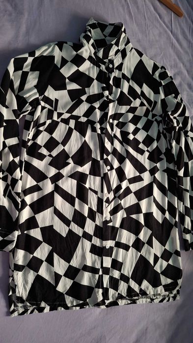 Дамска риза L с подарък сенки за грим