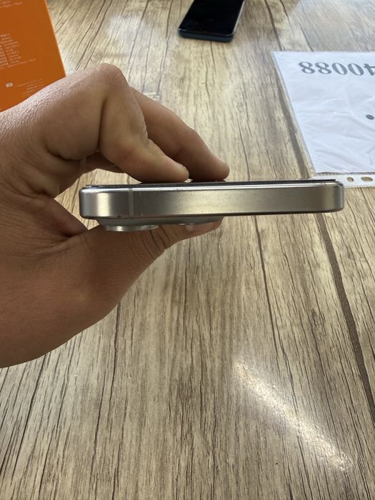 Iphone 15 pro max rangi natural titan