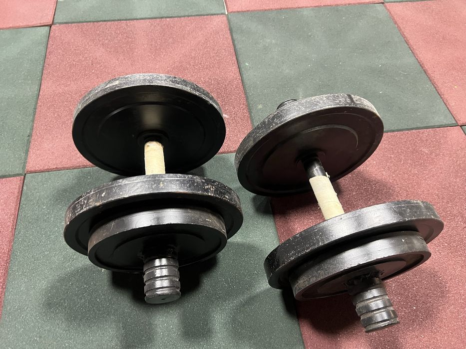 Продаются гантели