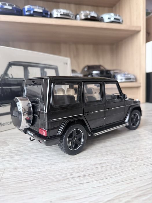 Колекционерски модел Mercedes-Benz G500 iscale 1/18