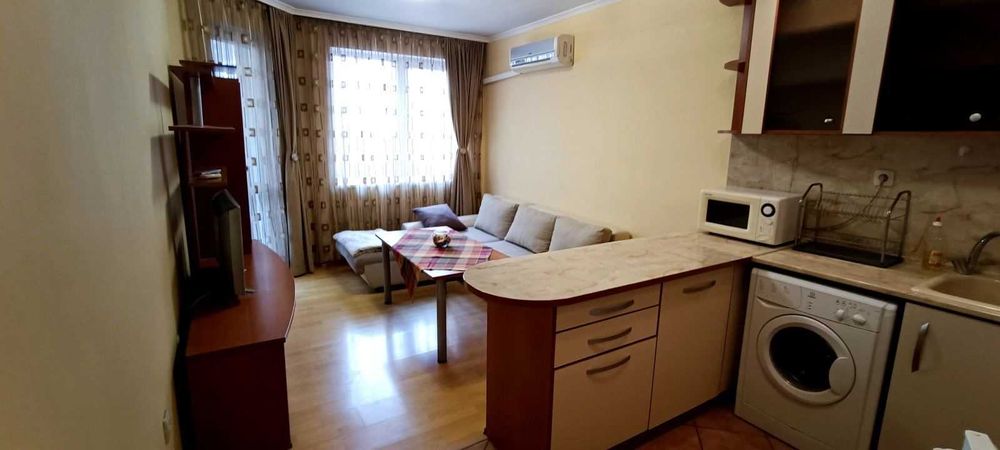 Дава се под наем Двустаен апартамент в Пловдив, Младежки Хълм - 65 кв.м за 357 € - Снимка #2