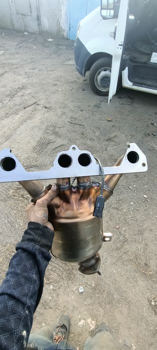 Продам маховик и катализатор