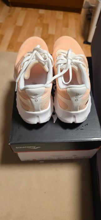 Маратонки Saucony Tide 2