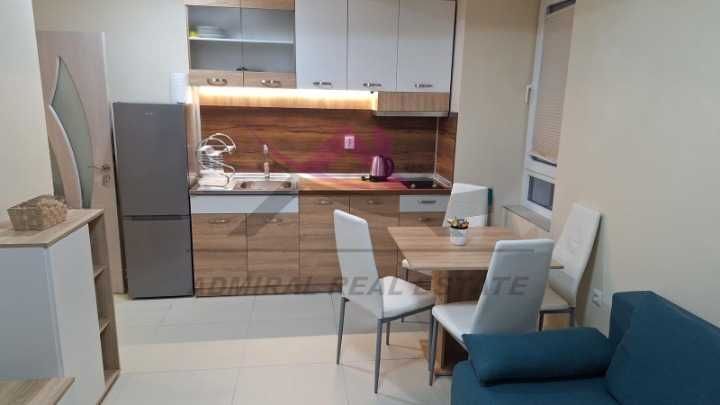 Дава се под наем Двустаен апартамент в Варна, Изгрев - 65 кв.м за 598.23 € - Снимка #1