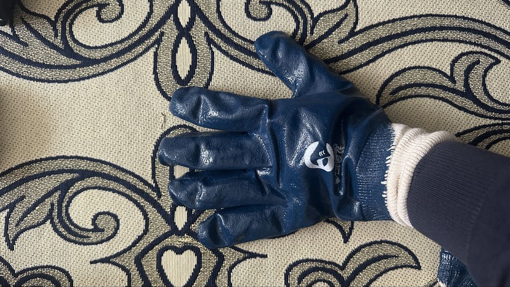 Перчатки рабочие разные