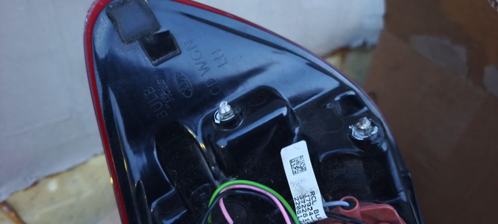 Фонарь задний левый Киа Сид 92401J7100. Kia ceed