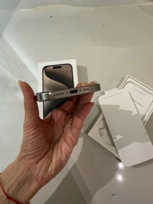 Apple iPhone 15 Pro 256GB Natural Titanium