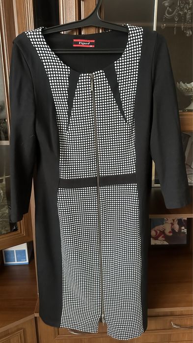 Продам пальто и платье