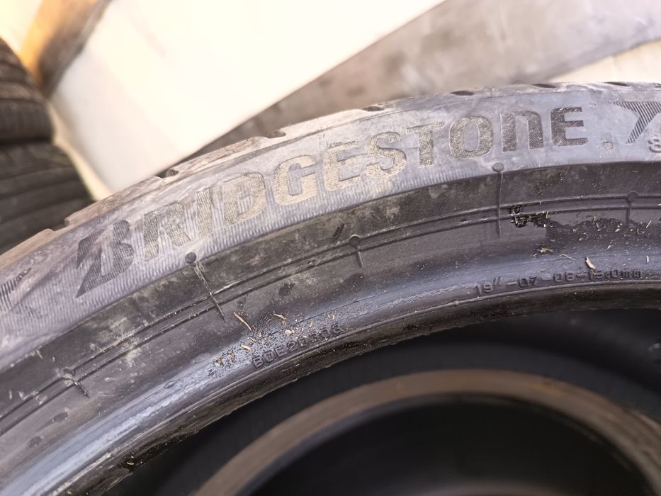 Anvelope vara 245 35 19 Bridgestone 2021 5mm