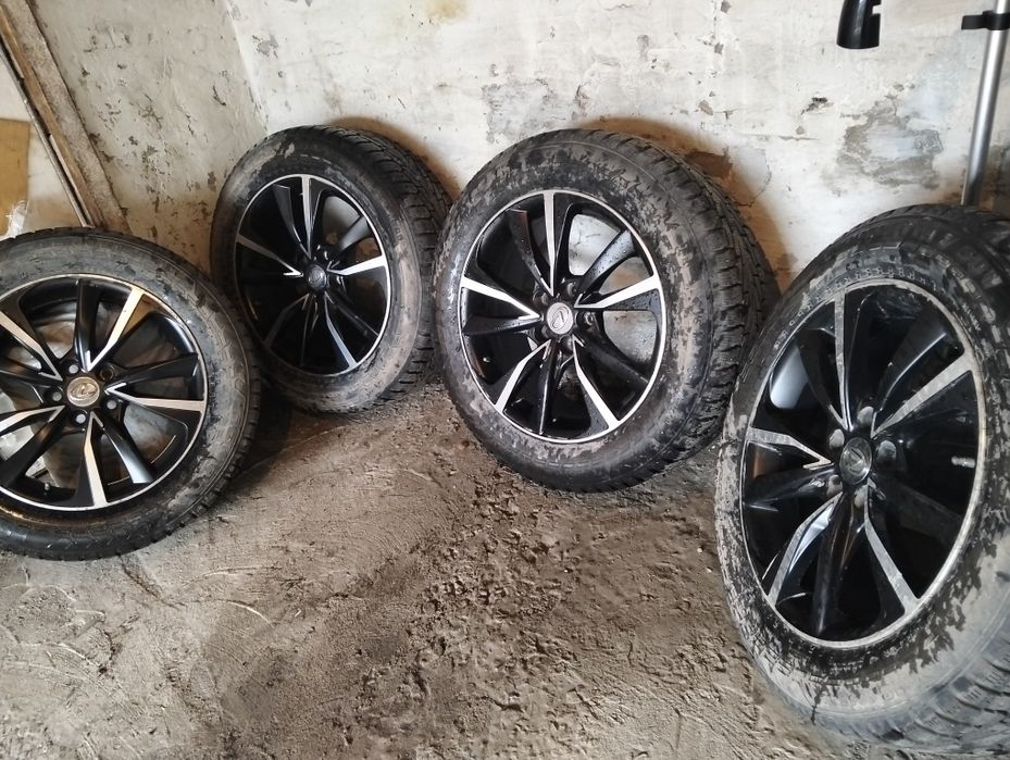 Диски на Лексус с зимними шинами