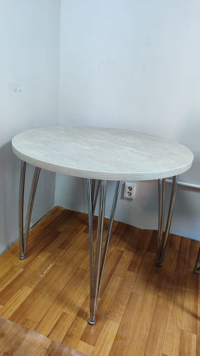 Серый стол. Кухонный