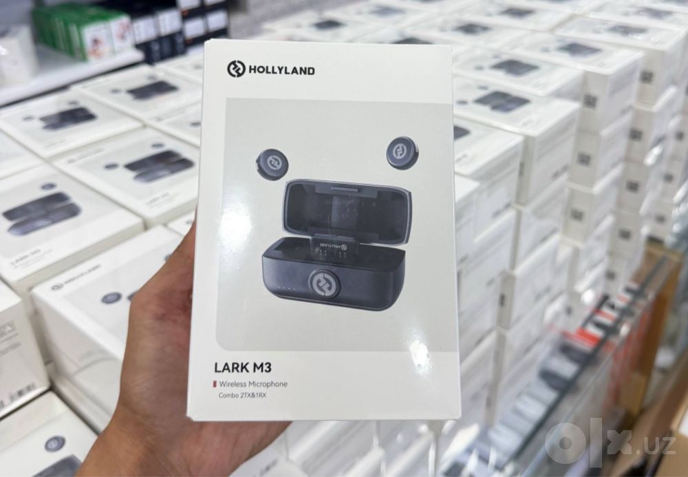 Hollyland LARK M3 Combo — 2TX + 1RX.