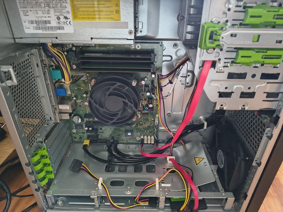 Vând PC intel i5 4590 3.3ghz ,16gb RAM DDR3, ssd 120 GB nou