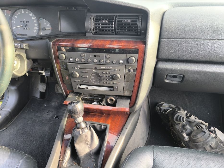 Опел Омега б 2.2 DTL