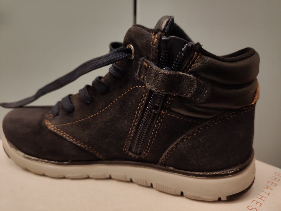 Продам ботинки детские