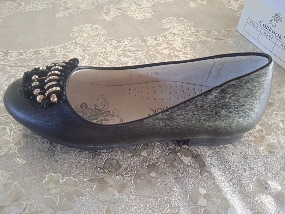 Продаются туфли школьные!