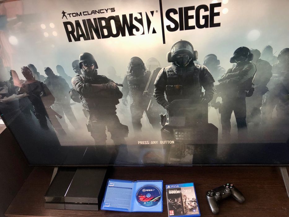 Playstation 4 с джойстик и два диска PS4