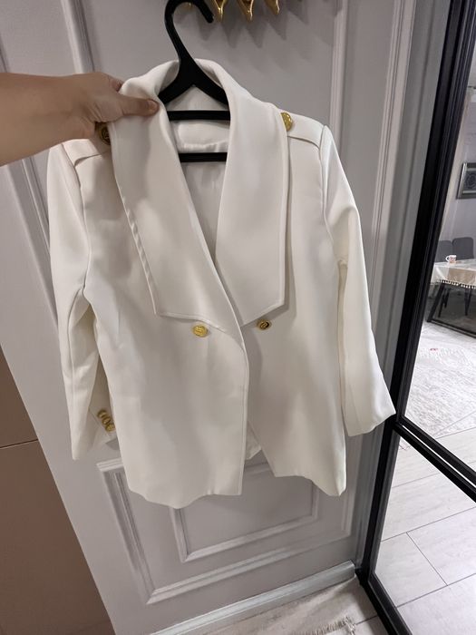 Продам женские пиджаки