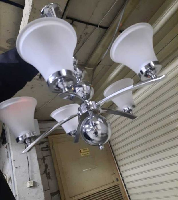 Продавам полилей