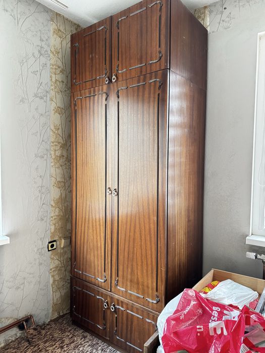 Голям двукрилен гардероб