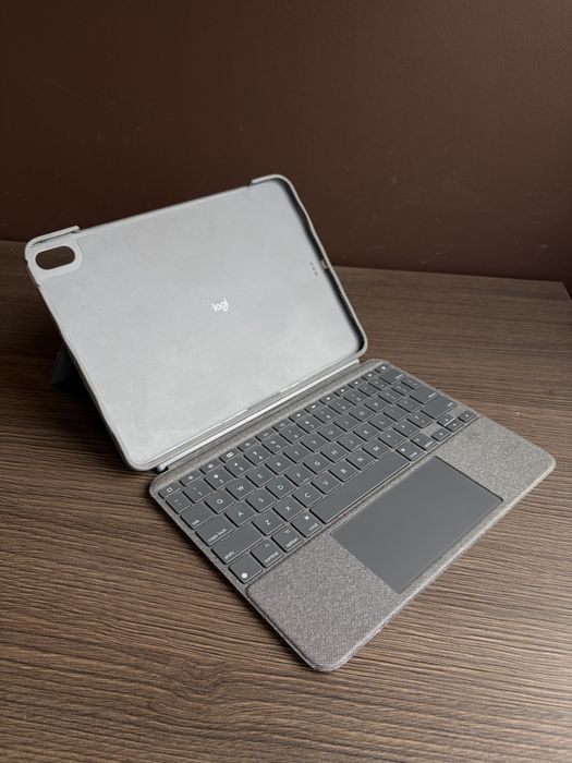 Logitech Combo Touch compatibil cu iPad Air 4/5