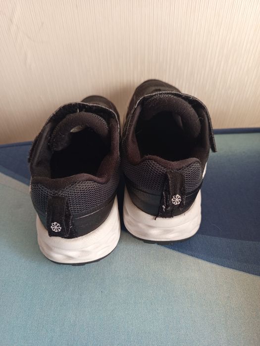 Детски спортни обуви Nike