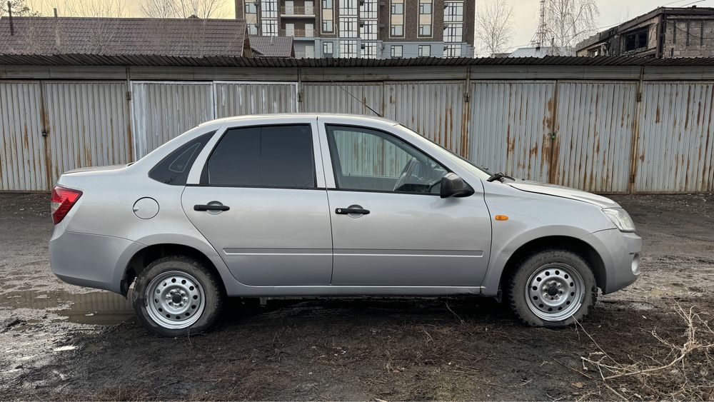 Продам автомобиль, Lada granta 2013 года