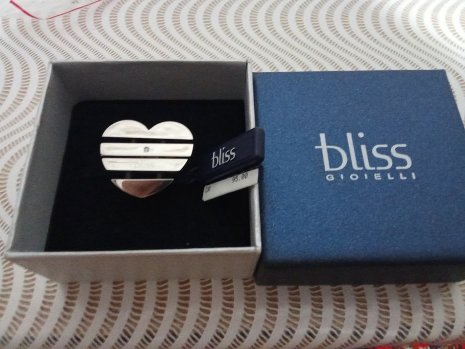 Дизайнерские кольца серебро 925 пробы с маленьким бриллиантом 0.01