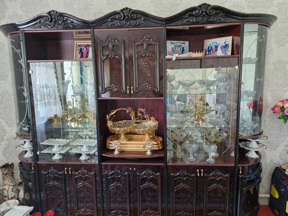 Горка, стенка, гостинный гарнитур