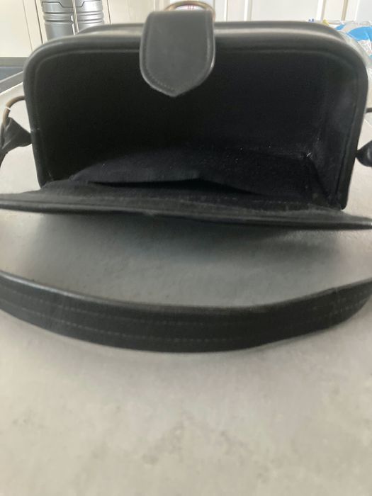 Винтидж дамска кожена чанта с твърд корпус