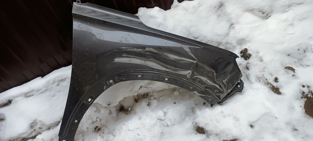 Продам передний бампер и правое переднеекрыло