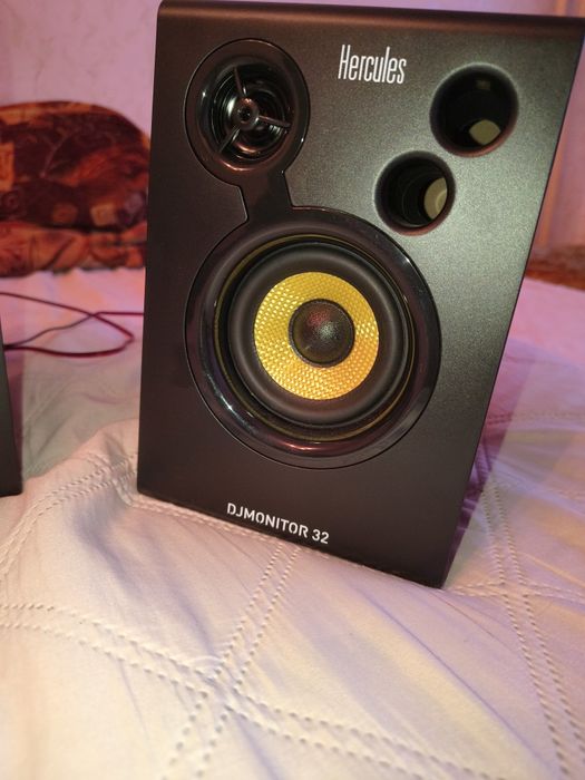 Hercules Djmonitor32