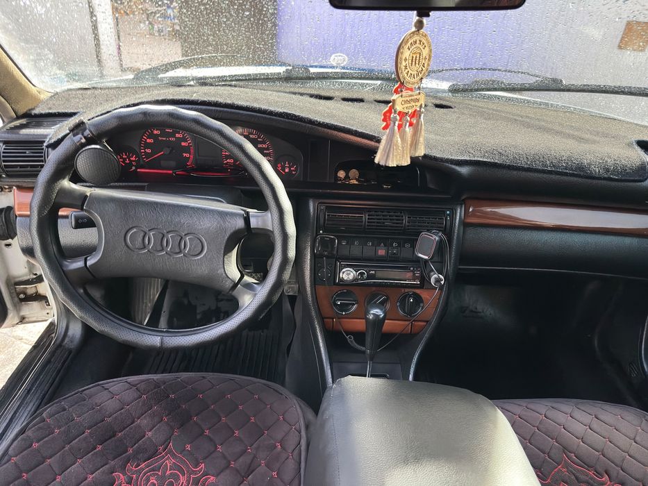 Продам Ауди 100 с4 коробка автомат