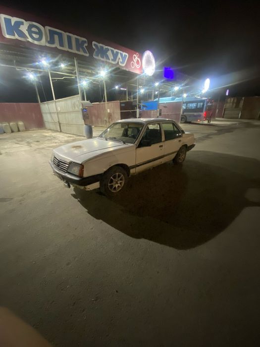 Автомобиль. Opel askona