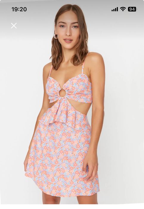 Rochita de plaja roz cu motive florale Marime S/36