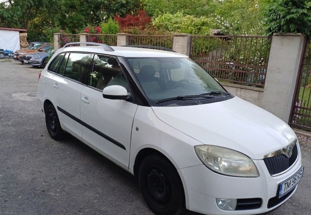 Vând skoda fabia