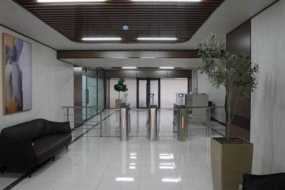 Инвестиционное здание у метро Беруний, 10 000 м² с доходом