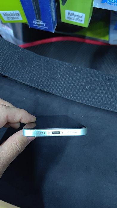 iPhone 15 емкость 84%